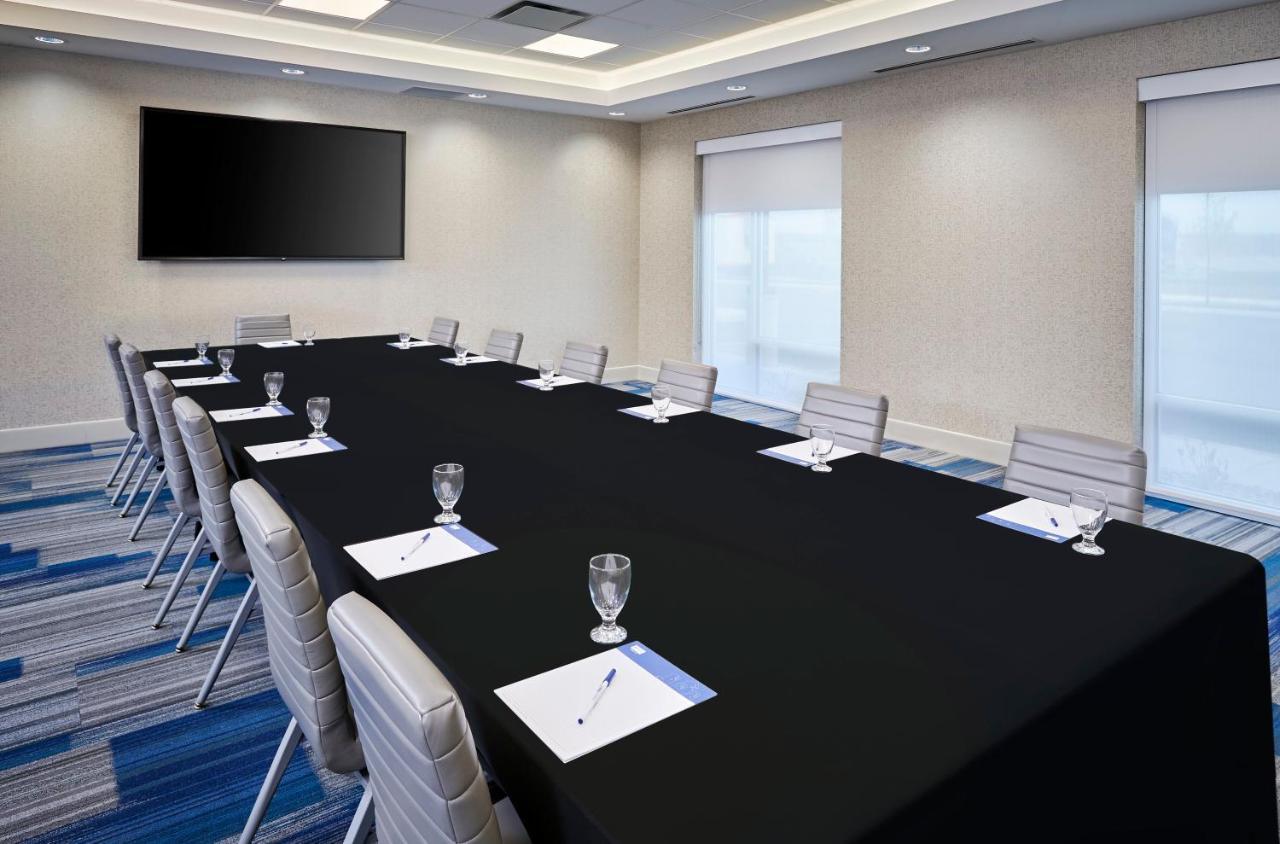 Holiday Inn Express & Suites Windsor East - Lakeshore By Ihg Tecumseh Экстерьер фото