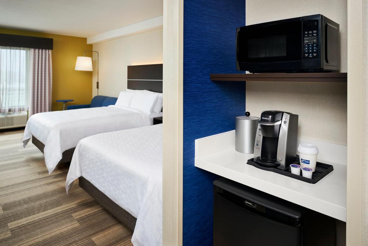 Holiday Inn Express & Suites Windsor East - Lakeshore By Ihg Tecumseh Экстерьер фото